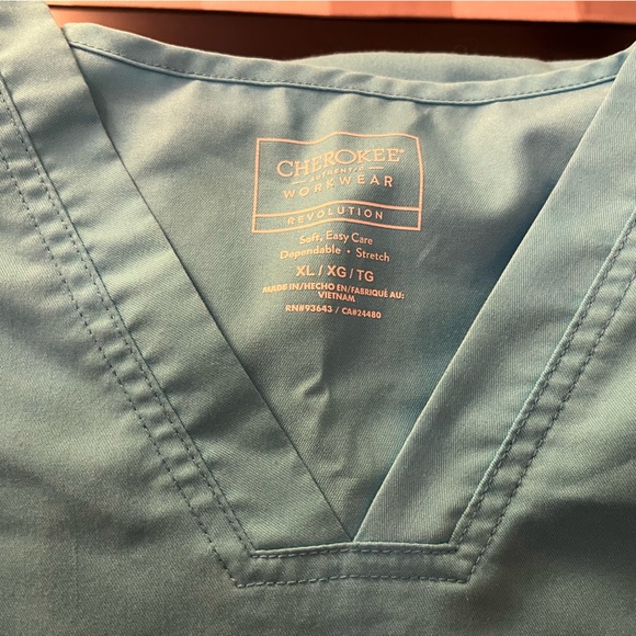 Cherokee work wear scrub tops set of 3 - Picture 4 of 5